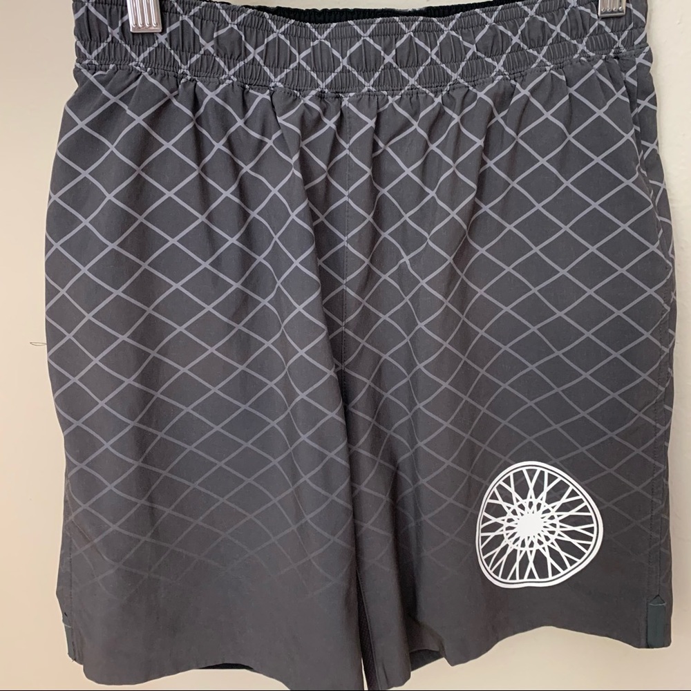 SOULCYCLE Athletic Shorts Cycling Inner Compression Grid Pattern Gray - Picture 10 of 10